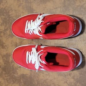 Men's Nike gym shoes